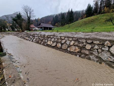 Zemeljski plaz na cesti JP661523 Zajasovnik (2)